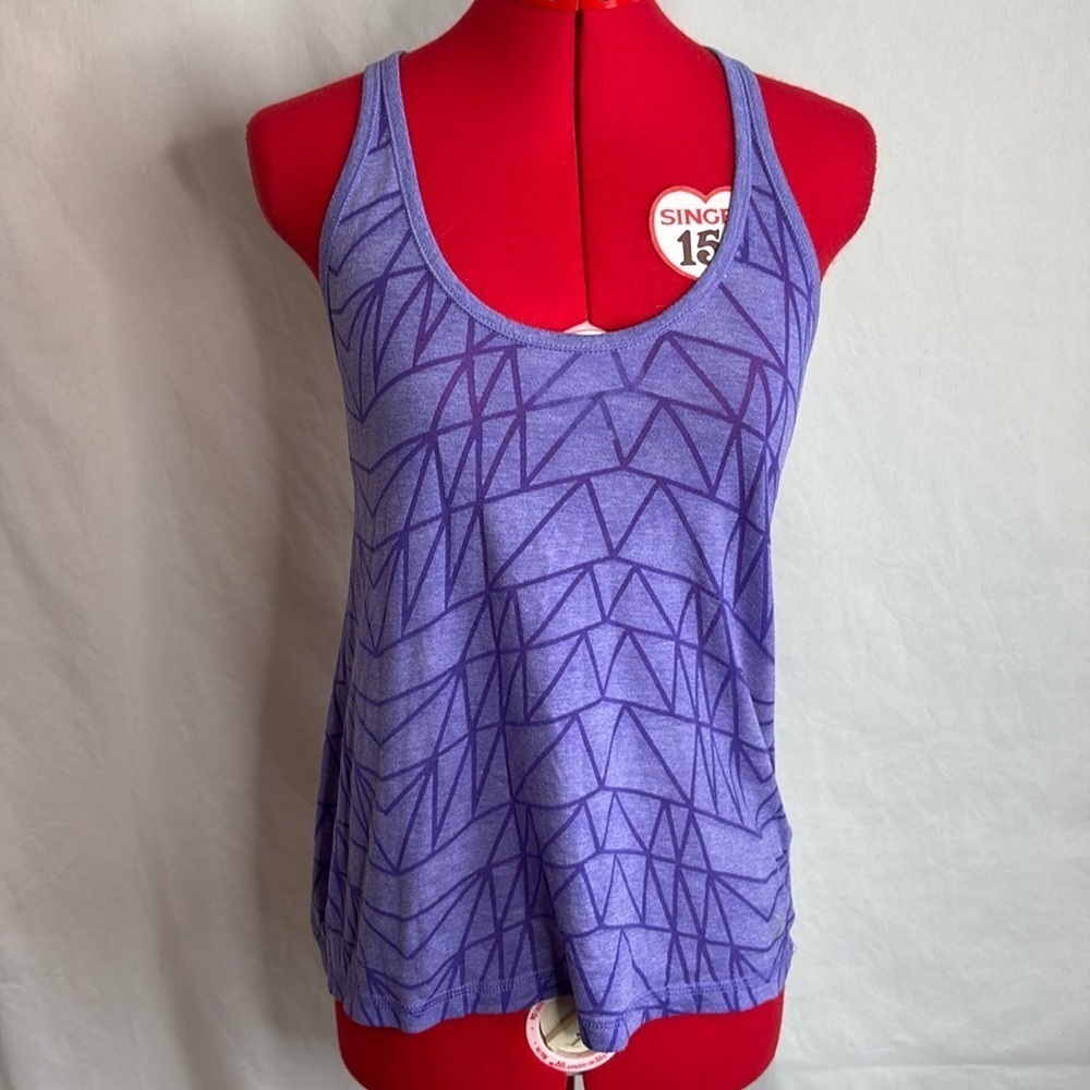 XS183 Old navy active twisted back tank top